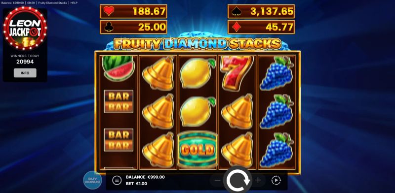 Fruity Diamond Stacks gameplay screenshot
