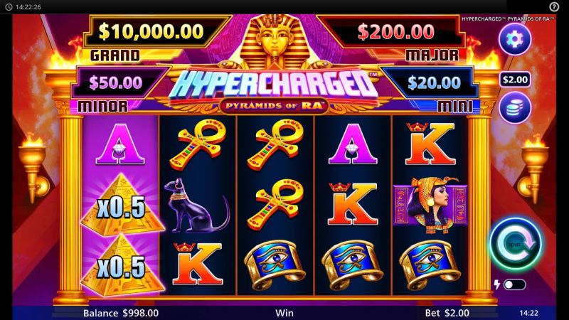 Hypercharged Pyramids of Ra gameplay screenshot
