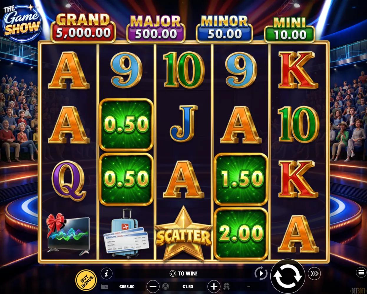 The Game Show slot gameplay showing the 5x4 grid with green Cash symbols, a gold Scatter and the Grand/Major/Minor/Mini jackpot bar