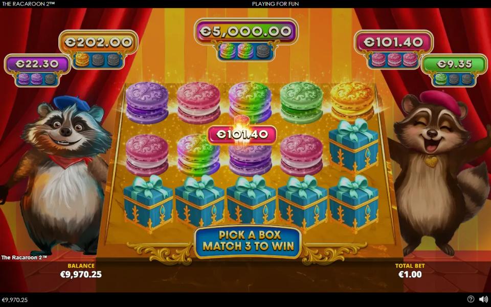 Golden Cake pick screen with the third pink macaroon found and two rainbow Grand macaroons already picked
