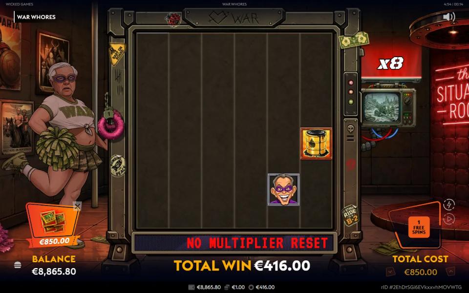 War Whores Total War Mode nearly empty grid with the multiplier at x8 and one free spin left